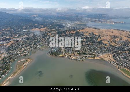 Vue aérienne de la baie Richardson, du mont Tam, de la fraise et de la péninsule de Tiburon Banque D'Images