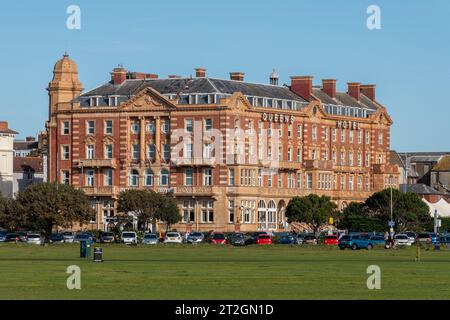 Queens Hôtel à Southsea, Portsmouth, Hampshire, Angleterre, Royaume-Uni, un bâtiment de style baroque édouardien à côté de Southsea Common Banque D'Images