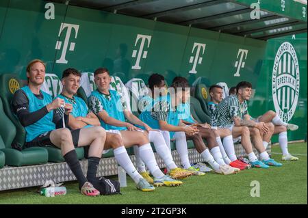 Budapest, Hongrie – 20 mai 2023. Ferencvaros remplace sur le banc avant le match hongrois OTP Bank League Gameweek 32 Ferencvaros vs Debrecen (1-3 Banque D'Images