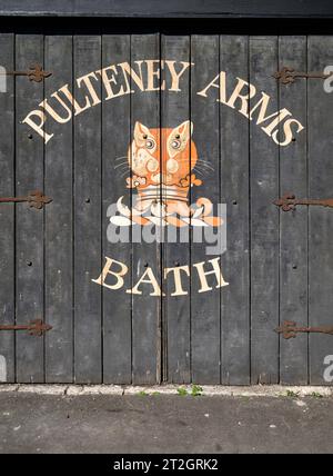Pulteney Arms public House Bath Somerset Angleterre Royaume-Uni Banque D'Images