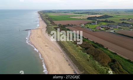 Plage de Waxham dans le Norfolk, vue d'un drone Banque D'Images