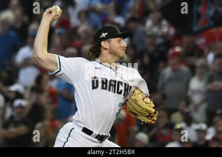 Phoenix, États-Unis. 19 octobre 2023. Le lanceur débutant des Diamondbacks de l’Arizona, Brandon Pfaadt, lance en première manche contre les Phillies de Philadelphie dans le troisième match des NLCS au Chase Field à Phoenix, le jeudi 19 octobre 2023. Photo de Rick d'Elia/UPI. Crédit : UPI/Alamy Live News Banque D'Images