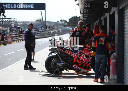 PHILLIP ISLAND, Australie. 20 octobre 2023. 2023 Guru par Gryfyn Australian Motorcycle Grand Prix - Une vue d'ensemble à l'extérieur du garage de Jack Miller (Aust) en course pour Red Bull KTM Factory Racing KTM avant de s'entraîner deux fois au Phillip Island Grand Prix circuit le 20 octobre 2023 à Phillip Island, Australie-crédit image : brett keating/Alamy Live News Banque D'Images