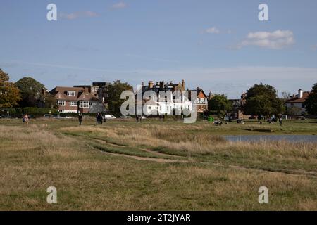 Wimbledon Village SW19, dans le sud-ouest de Londres, par une chaude après-midi de septembre, Royaume-Uni Banque D'Images