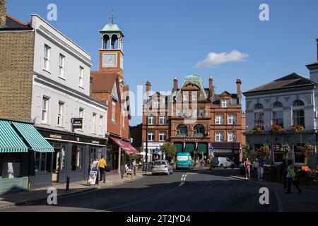 Wimbledon Village SW19, dans le sud-ouest de Londres, par une chaude après-midi de septembre, Royaume-Uni Banque D'Images