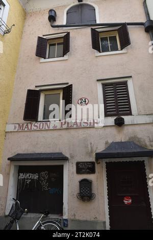 Leerstände, 2023, Steingasse, Bordell, Maison de plaisir, rechte Altstadt, Salzburg, Manfred Siebinger *** postes vacants, 2023, Steingasse, bordel, Maison de plaisir, vieille ville, Salzbourg, Manfred Siebinger Banque D'Images