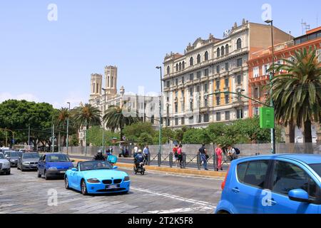 Mai 25 2023 - Cagliari, Sardaigne en Italie : agitation autour du port Banque D'Images