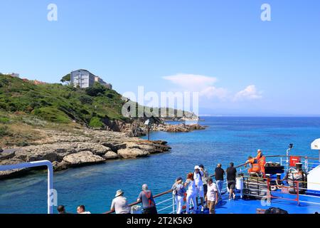 Mai 27 2023 - Santa Teresa Gallura, Sardaigne en Italie : belle journée au Port de Santa Teresa Banque D'Images