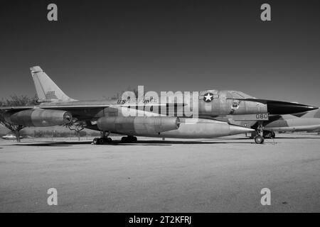 Le Convair B-58 Hustler, bombardier stratégique supersonique de première génération, opérationnel à partir de 1960-1970 et maintenant conservé au Musée de l'Air et de l'espace de Pima. Banque D'Images