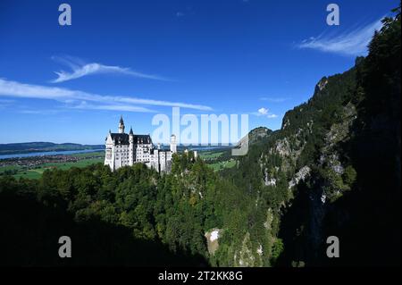 Schloss Neuschwanstein im bayerischen Allgäu BEI Füssen, Deutschland *** Château de Neuschwanstein en Bavière Allgäu près de Füssen, Allemagne Banque D'Images