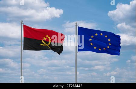 Drapeaux de l'Union européenne et de l'Angola agitant ensemble dans le vent sur ciel nuageux bleu, concept de relation Banque D'Images