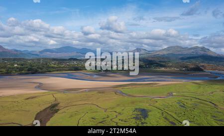 Vue aérienne, rivière et affluents Afon Dwyryd, Minffordd, pays de Galles, Grande-Bretagne Banque D'Images