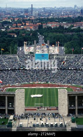 Dortmund, Deutschland. 20 octobre 2023. Firo : 06/24/1995 football : football : football : photos d'archives, photos d'archives, photos d'archives, finale de la coupe DFB, saison 1994/1995, 94/95 Borussia Monchengladbach, Gladbach - Stade olympique VfL Wolfsburg 3:0, point culminant, vue du stade, depuis, le haut, vue aérienne crédit : dpa/Alamy Live News Banque D'Images