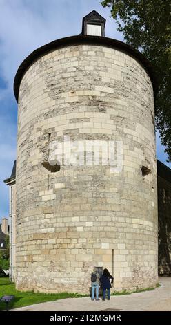 Résidence des seigneurs de France Monument historique du 11e siècle architecture de la période carolingienne Château de Tours Tours Indre-et-Loire France Banque D'Images