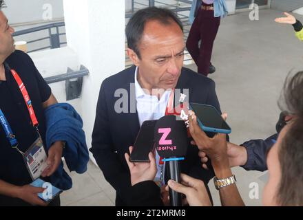 Santiago, Chili. 20 octobre 2023. (SPO) Conférence de presse avec le ministre chilien des Sports, Jaime Pizarro. 20 octobre 2023, Santiago, Chili : le ministre chilien des Sports et ancien footballeur, Jaime Pizarro, s'adresse à la presse après la série de qualifications de plongée féminine au Centre aquatique du stade national de Santiago Chili.Credit : Niyi Fote/Thenews2 (Foto : Niyi Fote/Thenews2/Zumapress) (image de crédit : © Niyi Fote/TheNEWS2 via ZUMA Press Wire) À USAGE ÉDITORIAL UNIQUEMENT ! Non destiné à UN USAGE commercial ! Banque D'Images