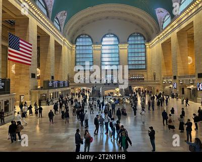 Voyageurs dans le Grand Concourse de Grand Central Trminal à New york. Banque D'Images