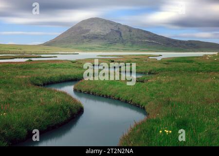 Les marais salants de Northton sur l'île de Harris sont un paysage côtier envoûtant de marais à marée. Banque D'Images