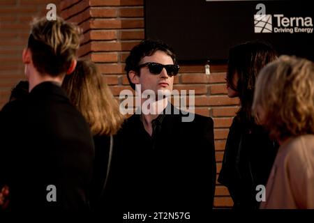 ROME, ITALIE - OCTOBRE 19 : Tom Sturridge assiste à un tapis rouge pour le film 'Widow Clicquot' lors du 18e Festival du film de Rome à l'Auditorium Parco Del Banque D'Images