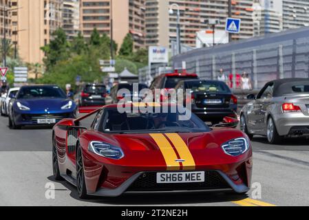 Bourgogne Ford GT conduite sur la route Banque D'Images