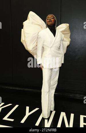 BROOKLYN, NY - 19 OCTOBRE : Lauryn Hill dans les coulisses du Barclays Center le 19 octobre 2023 à Brooklyn, New York. Copyright : xWalikxGoshornx crédit : Imago/Alamy Live News Banque D'Images