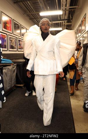 BROOKLYN, NY - 19 OCTOBRE : Lauryn Hill dans les coulisses du Barclays Center le 19 octobre 2023 à Brooklyn, New York. Copyright : xWalikxGoshornx crédit : Imago/Alamy Live News Banque D'Images