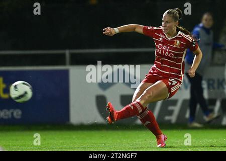 Oostakker, Belgique. 20 octobre 2023. Lea Cordier (34) de Standard photographiée lors d'un match de football féminin entre AA Gent Ladies et Standard Femina de Liège lors de la 7e journée de la saison 2023 - 2024 de la Super League Belgian Lotto Womens, le vendredi 20 octobre 2023 à Oostakker, BELGIQUE . Crédit : Sportpix/Alamy Live News Banque D'Images