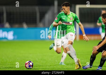 Dordrecht, pays-Bas. 20 octobre 2023. DORDRECHT, PAYS-BAS - 20 OCTOBRE : Rene Kriwak du FC Dordrecht en action lors du match néerlandais Keuken Kampioen Divisie entre le FC Dordrecht et Jong Ajax au Matchoholic Stadion le 20 octobre 2023 à Dordrecht, pays-Bas. (Photo Hans van der Valk/Orange Pictures) crédit : Orange pics BV/Alamy Live News Banque D'Images
