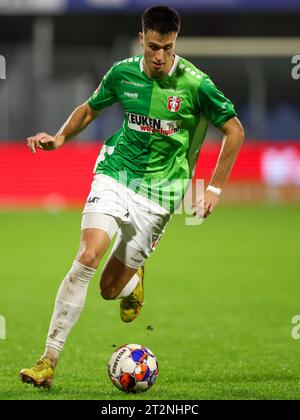 Dordrecht, pays-Bas. 20 octobre 2023. DORDRECHT, PAYS-BAS - 20 OCTOBRE : Rene Kriwak du FC Dordrecht en action lors du match néerlandais Keuken Kampioen Divisie entre le FC Dordrecht et Jong Ajax au Matchoholic Stadion le 20 octobre 2023 à Dordrecht, pays-Bas. (Photo Hans van der Valk/Orange Pictures) crédit : Orange pics BV/Alamy Live News Banque D'Images