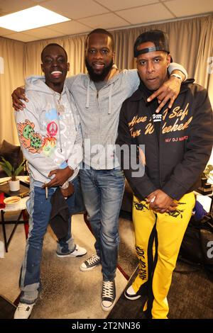 BROOKLYN, NY - OCTOBRE 19 : Bobby Shmurda, PRAS Michel et DJ Whoo Kid dans les coulisses de Lauryn Hill & The Fugees au Barclays Center le 19 octobre 2023 à Brooklyn, New York. Copyright : xWalikxGoshornx crédit : Imago/Alamy Live News Banque D'Images