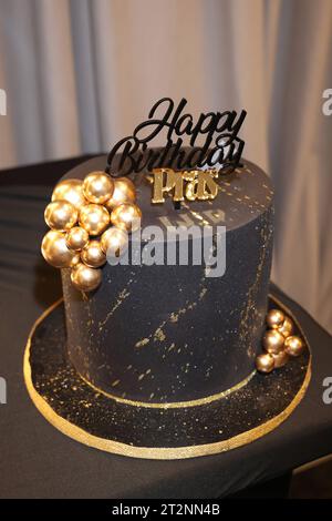 BROOKLYN, NY - OCTOBRE 19 : gâteau d'anniversaire de Pras Michel dans les coulisses de Lauryn Hill & The Fugees au Barclays Center le 19 octobre 2023 à Brooklyn, New York. Copyright : xWalikxGoshornx crédit : Imago/Alamy Live News Banque D'Images