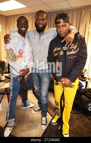 BROOKLYN, NY - OCTOBRE 19 : Bobby Shmurda, PRAS Michel et DJ Whoo Kid dans les coulisses de Lauryn Hill & The Fugees au Barclays Center le 19 octobre 2023 à Brooklyn, New York. Copyright : xWalikxGoshornx crédit : Imago/Alamy Live News Banque D'Images