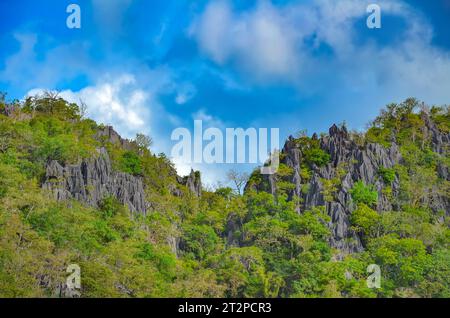 Rochers inaccessibles de l'île de Sangat, île de Busuanga, Philippines Banque D'Images