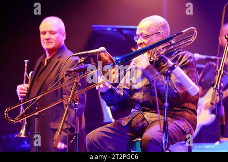 Fred Wesley. Le jazzman américain et tromboniste Fred Wesley et The New JB’s en concert au festival éclats d’Email Jazz Édition à Limoges. Gamme : Banque D'Images