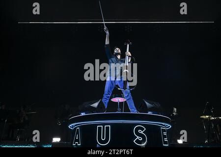 Rome, Italie. 20 octobre 2023. Hauser pendant le Tour rebelle avec un violoncelle, le 20 octobre 2023 au Palazzo dello Sport, à Rome, Italie. Crédit : Agence photo indépendante/Alamy Live News Banque D'Images