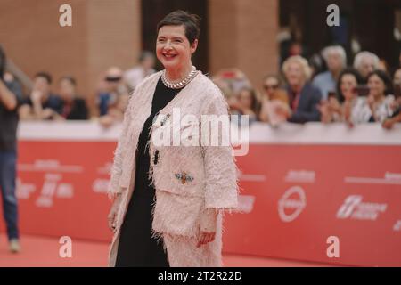 Rome, Italie. 20 octobre 2023. ROME, ITALIE - OCTOBRE 20 : Isabella Rossellini assiste à un tapis rouge pour le film ''Negramaro - Back Home. Ora so Tornare'' lors du 18e Festival du film de Rome à l'Auditorium Parco Della Musica le 20 octobre 2023 à Rome, Italie. (Photo de Luca Carlino/NurPhoto)0 crédit : NurPhoto SRL/Alamy Live News Banque D'Images