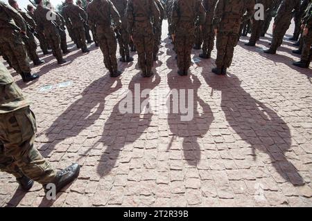 Soldats de la 7e Brigade de défense territoriale de Poméranie à Gdansk de Wojska Obrony Terytorialnej WOT (Force de défense territoriale) à Gdansk, Pologne © WO Banque D'Images