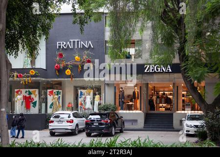 Avenida Presidente Masaryk pendant le Festival de Flores (jour des morts) dans le quartier Polanco à Mexico, Mexique Banque D'Images