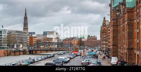 Hambourg, Allemagne - février 21 2020 : vue panoramique sur la ville du quartier portuaire (HafenCity) Hambourg, Allemagne. Banque D'Images