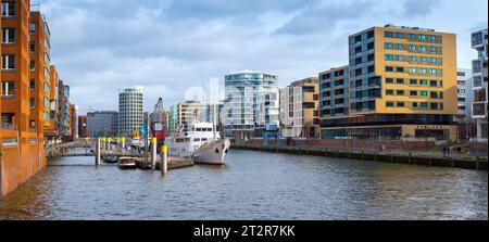 Hambourg, Allemagne - février 21 2020 : vue panoramique sur la ville du quartier portuaire (HafenCity) Hambourg, Allemagne. Banque D'Images