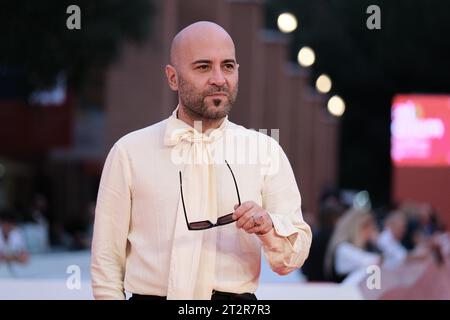 Rome, Italie. 20 octobre 2023. Giuliano Sangiorgi assiste au tapis rouge pour “Negramaro - Retour à la maison. Ora so restare” lors du 18e Festival du film de Rome à l’Auditorium Parco Della Musica à Rome. (Photo Elena Vizzoca/SOPA Images/Sipa USA) crédit : SIPA USA/Alamy Live News Banque D'Images