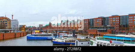 Hambourg, Allemagne - février 21 2020 : vue panoramique sur la ville du quartier portuaire (HafenCity) Hambourg, Allemagne. Banque D'Images