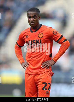 Deepdale, Preston, Royaume-Uni. 21 octobre 2023. EFL Championship football, Preston North End contre Millwall ; Aidomo Emakhu de Millwall Credit : action plus Sports/Alamy Live News Banque D'Images