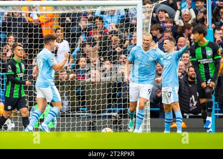 Manchester, Royaume-Uni. 21 octobre 2023.. Manchester, Royaume-Uni. Le 21 octobre 2023, Julián Álvarez #19 de Manchester City célèbre son but lors du match de Premier League entre Manchester City et Brighton et Hove Albion au Etihad Stadium, Manchester le samedi 21 octobre 2023. (Photo : Mike Morese | MI News) crédit : MI News & Sport / Alamy Live News Banque D'Images