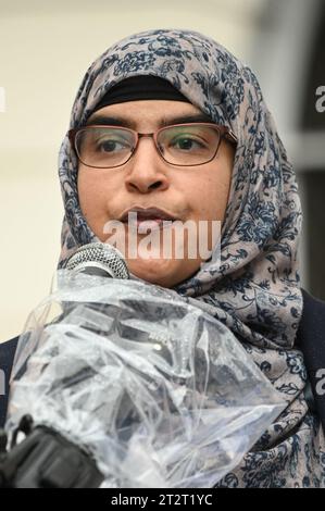 Ambassade d'Égypte, Londres, Royaume-Uni. 21 octobre 2023. Devant l’ambassade d’Égypte à Londres, la communauté musulmane demande aux dirigeants arabes de protéger la vie des Palestiniens et de libérer la Palestine. Crédit : Voir Li/Picture Capital/Alamy Live News Banque D'Images