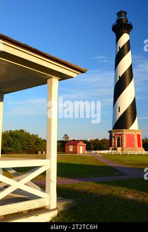 Les rayures noires et blanches tourbillonnantes sont un motif unique du phare de Cape Hatteras sur la côte des Outer Banks de Caroline du Nord Banque D'Images