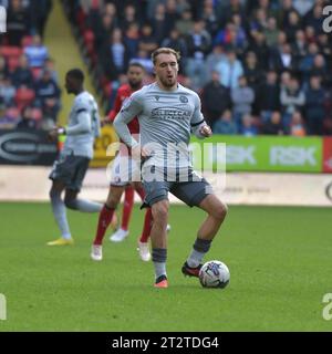 Londres, Angleterre. 21 octobre 2023. Lecture de Sam Smith du FC lors du match Sky Bet EFL League One entre Charlton Athletic et Reading FC à The Valley. Kyle Andrews/Alamy Live News Banque D'Images