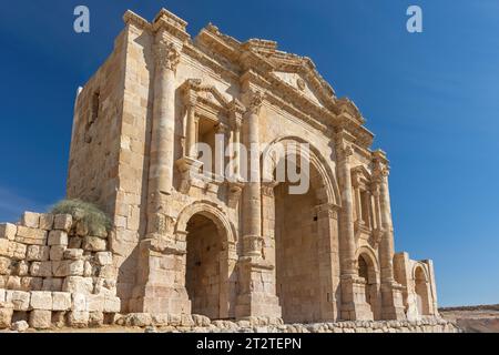 L'Arc d'Hadrien a été construit pour honorer la visite de l'empereur Hadrien à Jérash. Jordanie. Banque D'Images