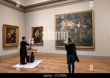 Le Metropolitan Museum of Art est une attraction touristique populaire sur Museum Mile, New York City, USA 2023 Banque D'Images