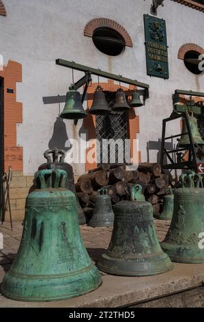 La Fonderie pontificale de cloches Marinelli est une entreprise métallurgique italienne familiale, basée à Agnone, spécialisée dans la coulée de cloches. Banque D'Images