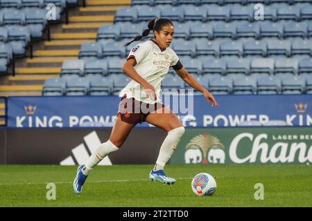 Leicester, Royaume-Uni. 21 octobre 2023. Leicester, Angleterre, 21 octobre 2023 : Mary Fowler (8 Manchester City) sur le ballon lors du match de Barclays FA Womens Super League entre Leicester City et Manchester City au King Power Stadium à Leicester, Angleterre (Natalie Mincher/SPP) crédit : SPP Sport Press photo. /Alamy Live News Banque D'Images